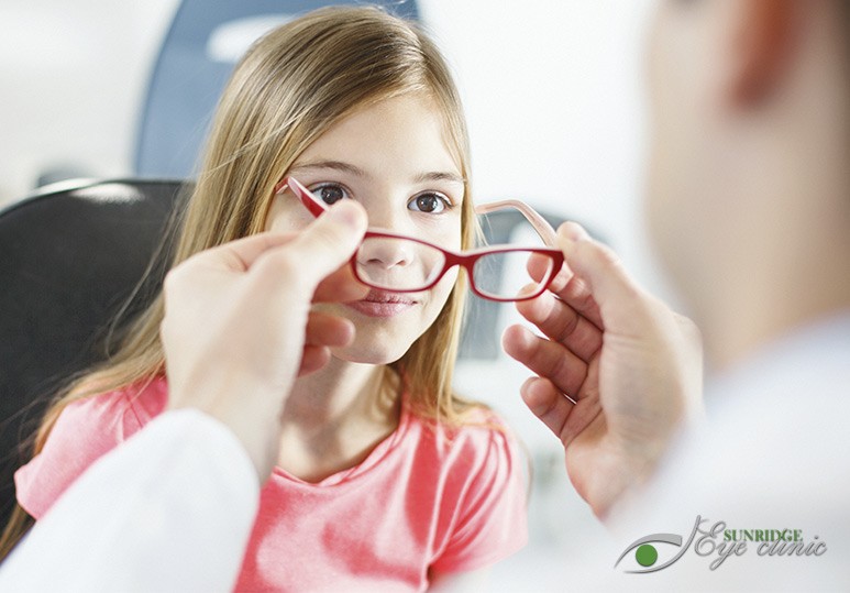 Eyeglasses vs Contact Lenses for Children